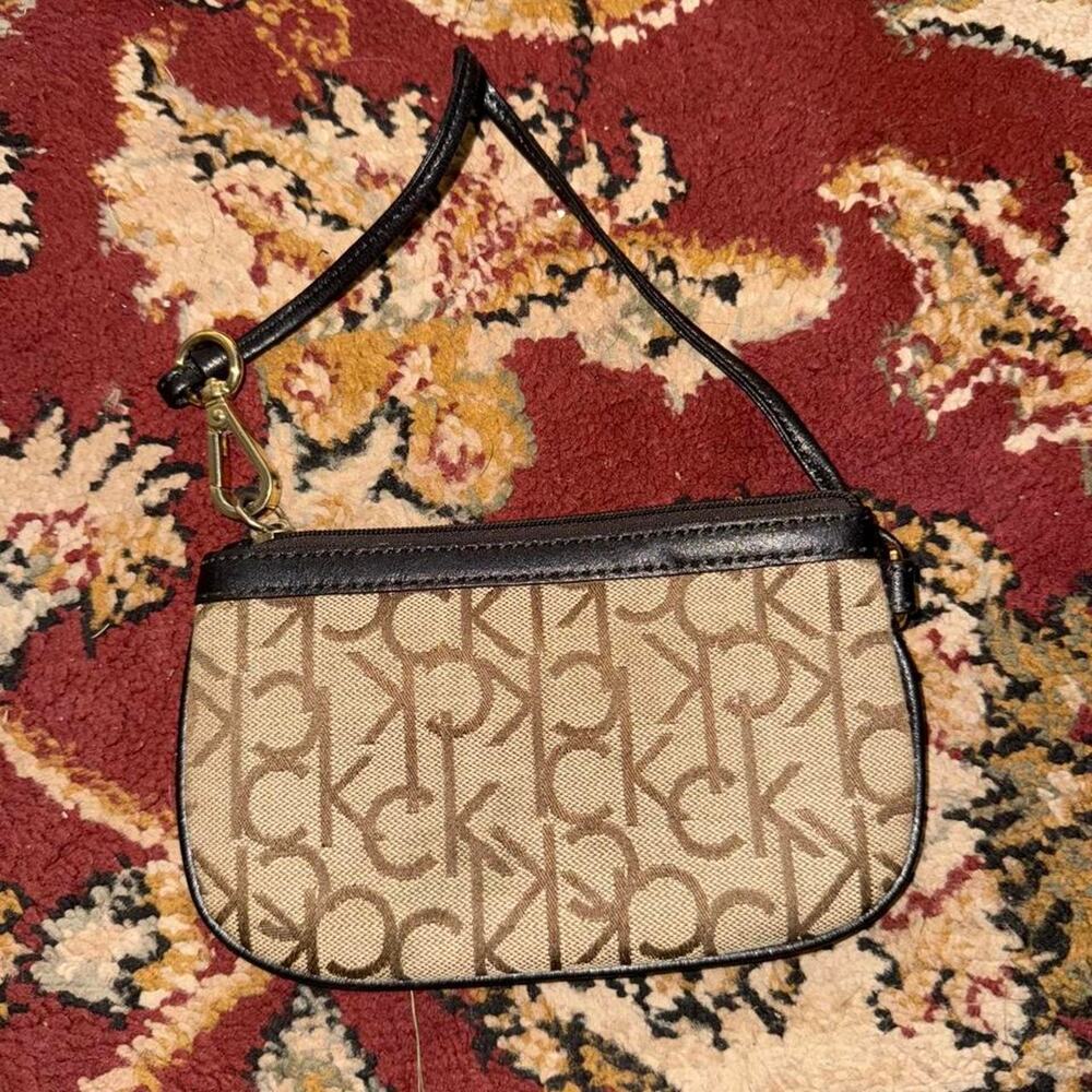 Calvin klein ck monogram signature